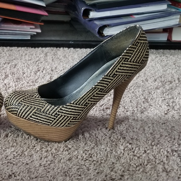 Stilettos - Picture 2 of 3